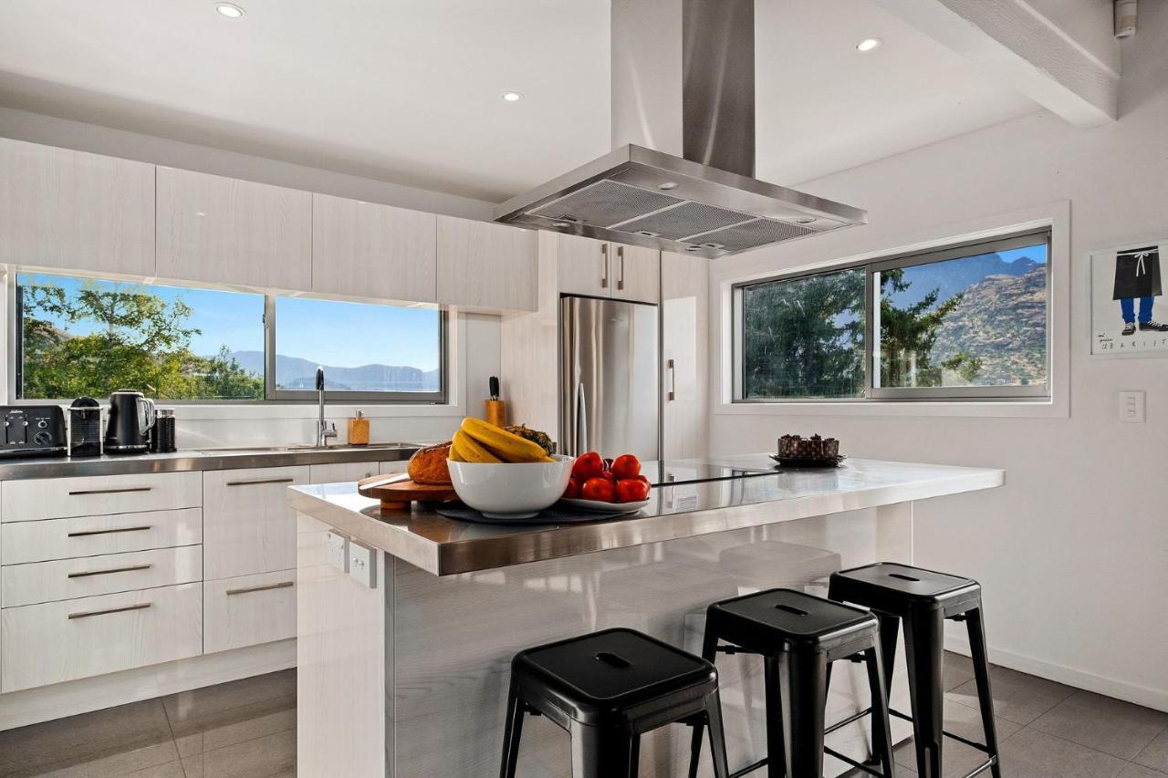 Queenstown Lakefront Dream 4 Bed Экстерьер фото